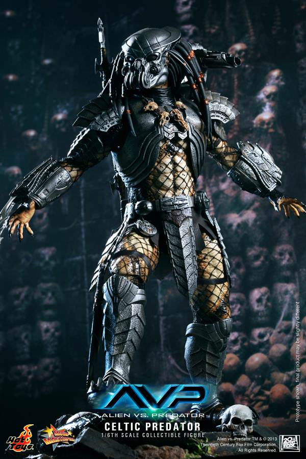 Hot Toys Alien VS Predator – Celtic Predator MMS221  1/6 Scale Figure