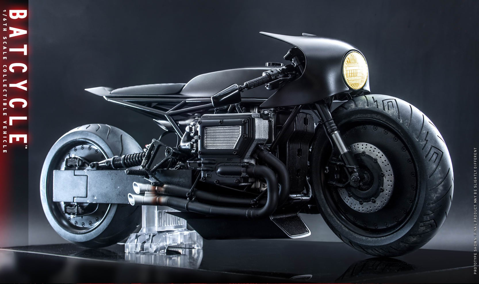 Hot Toys DC–DC The Batman Batcycle MMS642 1/6 Scale Figure