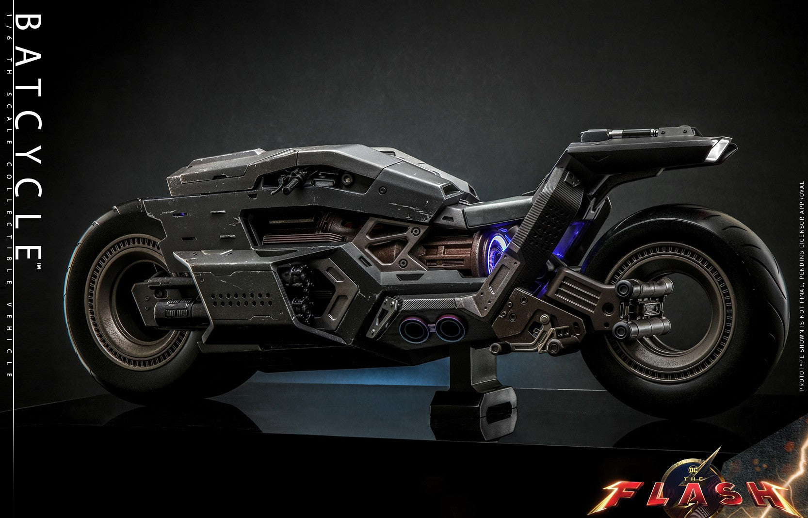 Hot Toys The Flash-The Flash Batcycle MMS704 1/6 Scale Figure