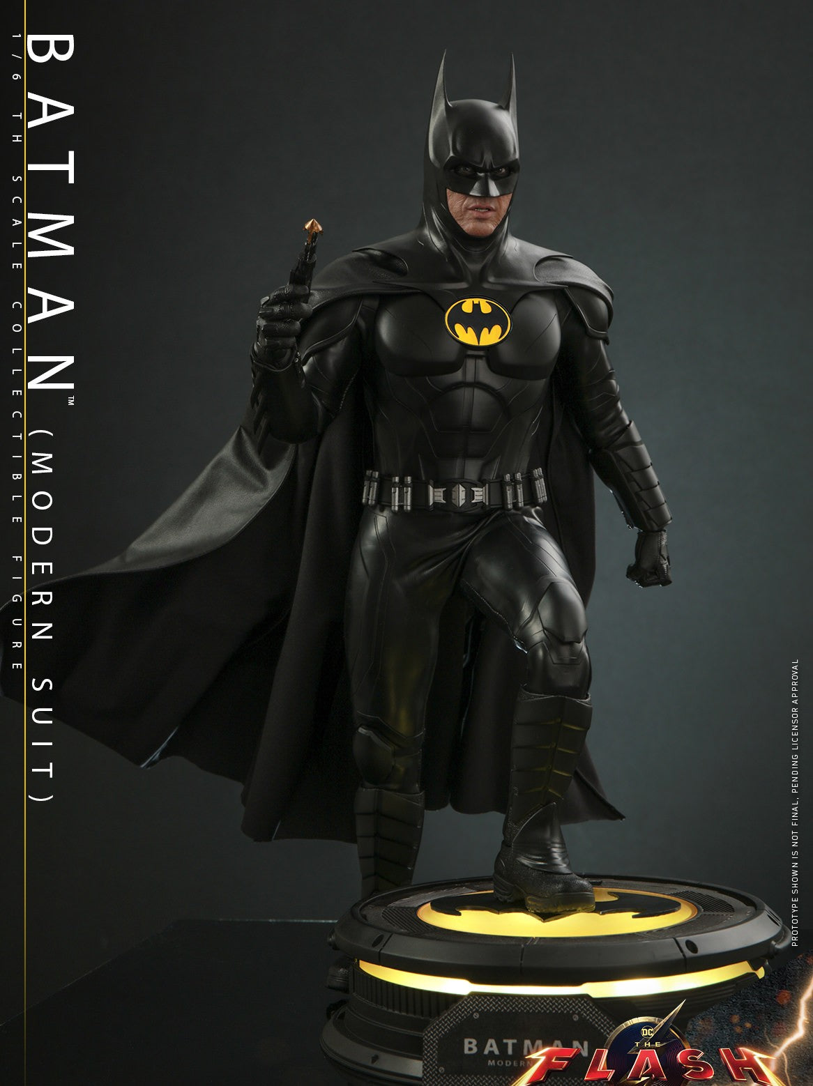 Hot Toys The Flash–The Flash Batman (Modern Suit) MMS712 1/6 Scale Figure